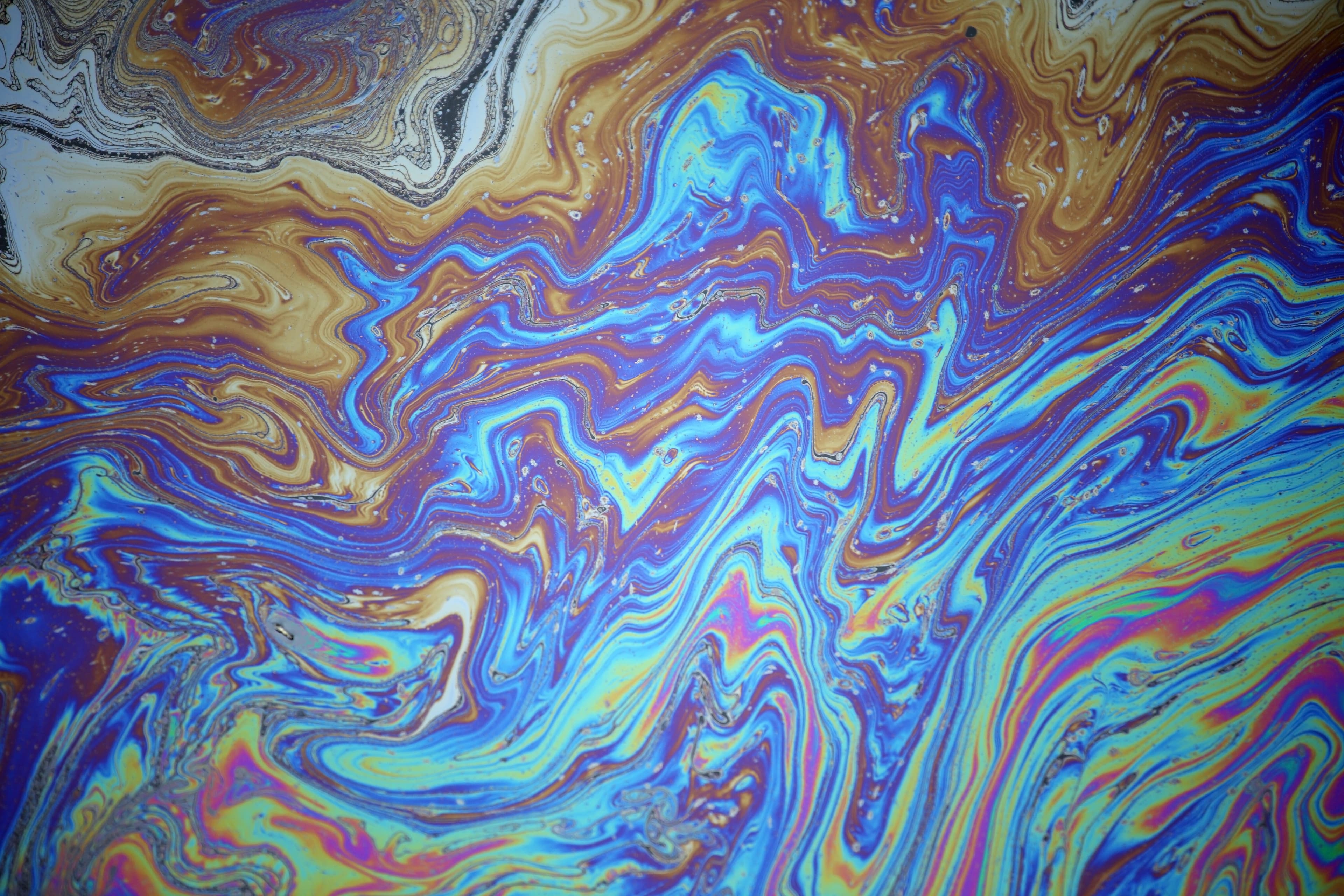 Hydrocarbons & oil